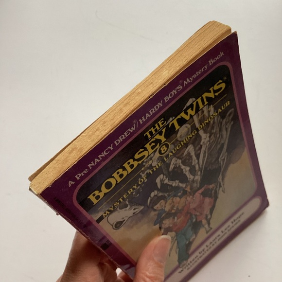 🛍️$5 Add-on🛍️ 1987 Bobbsey Twins book - Picture 2 of 6